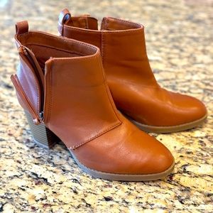 Old Navy brown leather booties